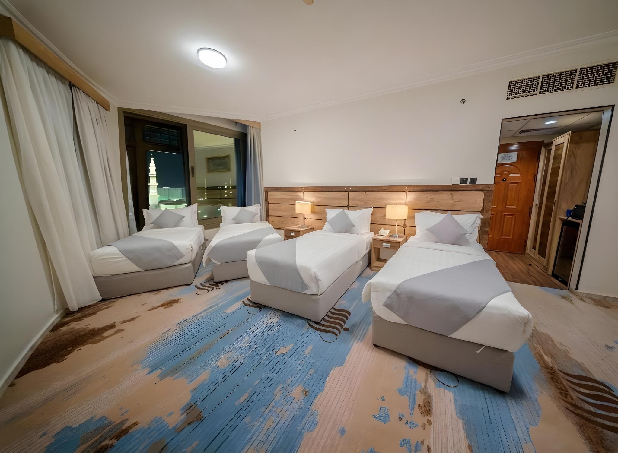 Kamar Quadruple dengan Pemandangan Haram