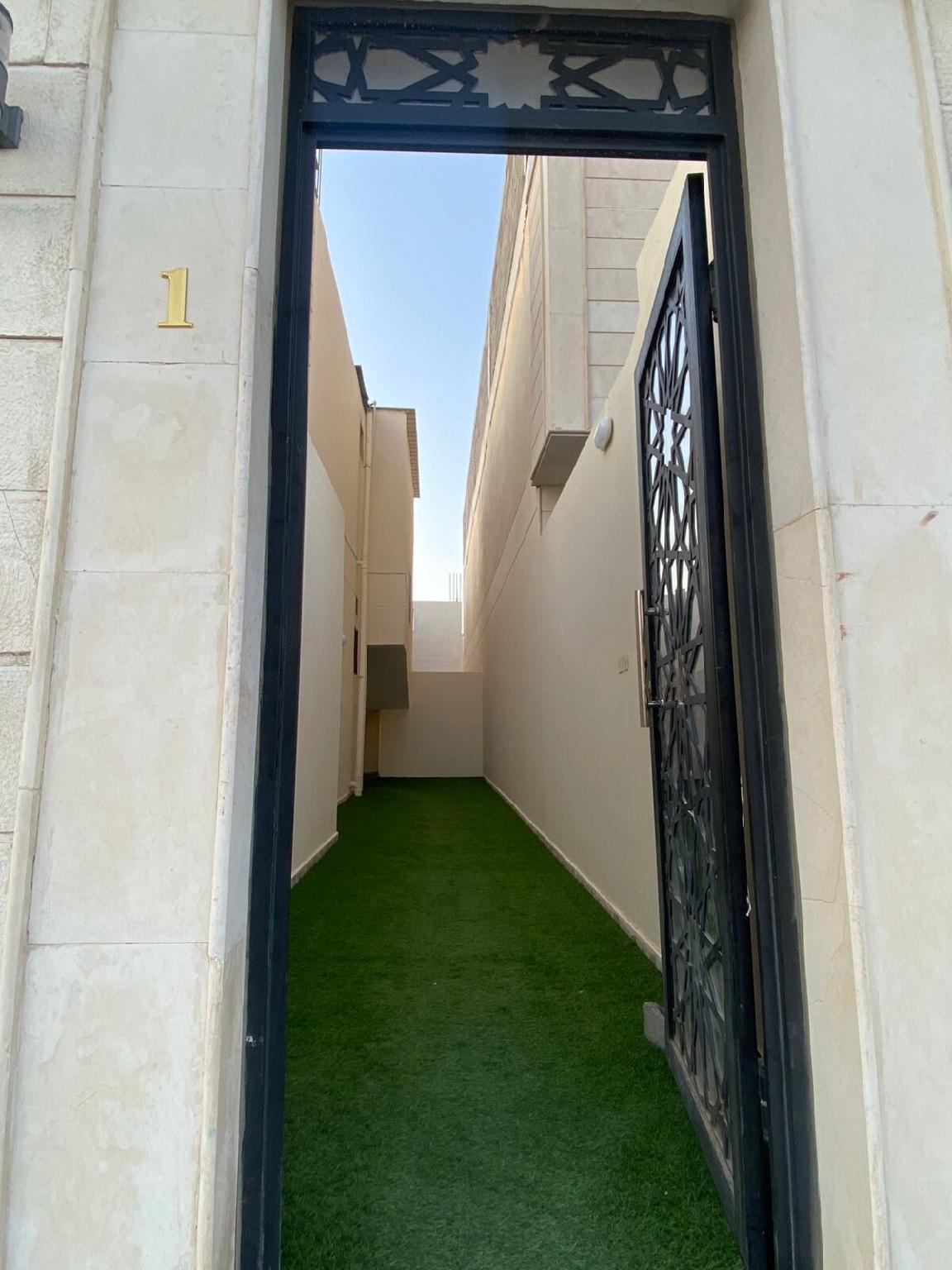 M4|113- Room hall and side kitchen - imej 9