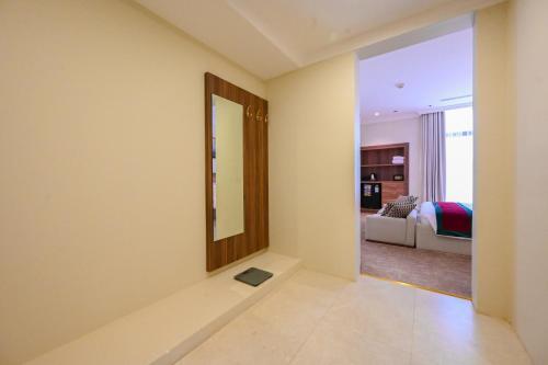 TeeLA HoTeL - image 40