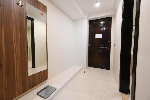 TeeLA HoTeL - image 20