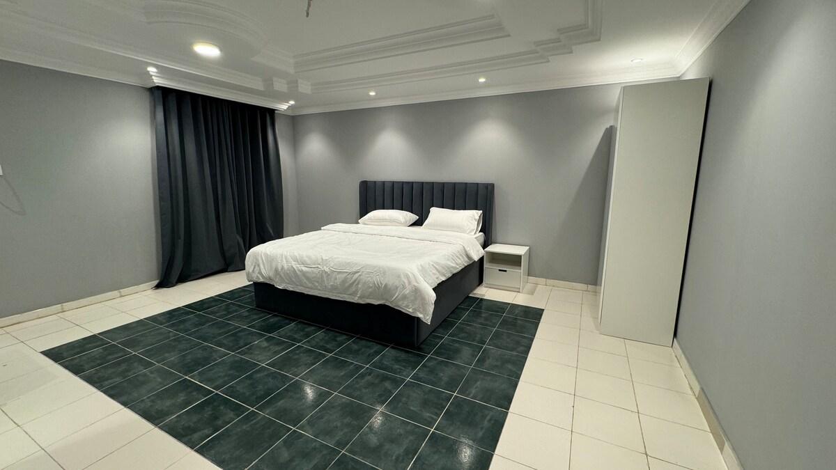 Bedroom and living room - Private entrance | 204