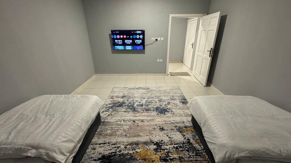 Master Bedroom and 2 Single Beds | 202 - afbeelding 6