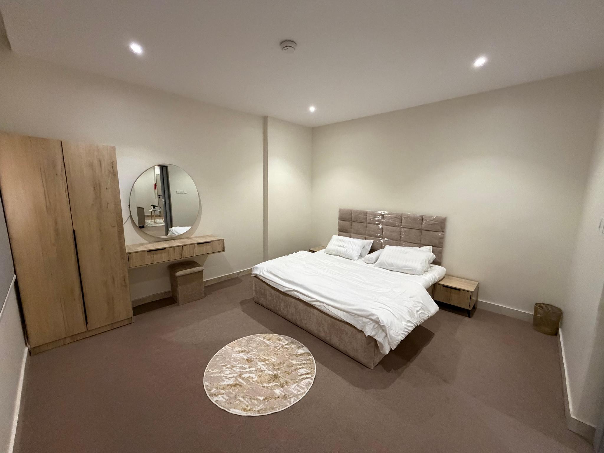 Elegant and Practical Apartment Consisting of a Bedroom and Living Room - imagen 6