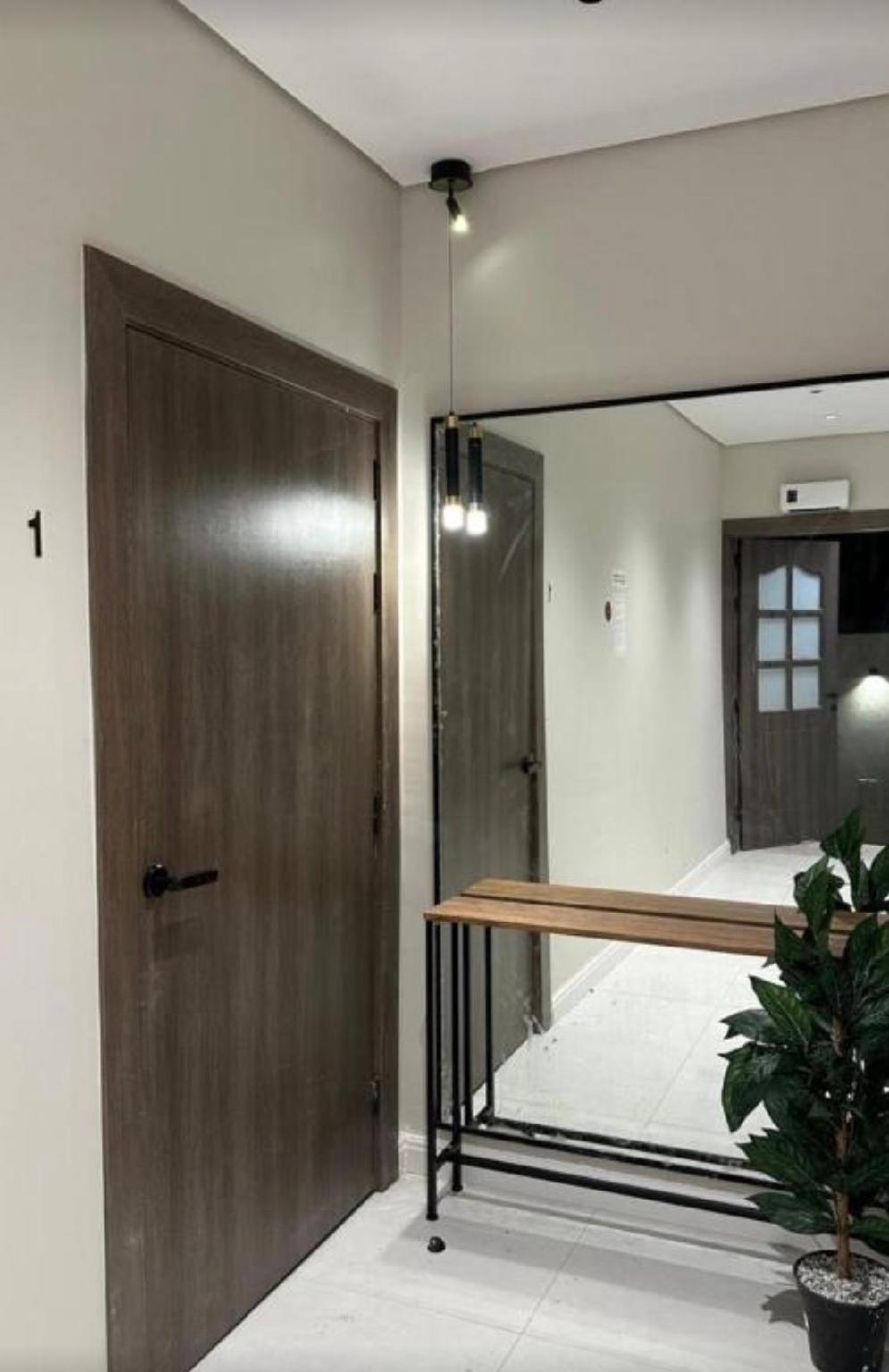 Modern Hotel Apartment With All Essentials - imej 3