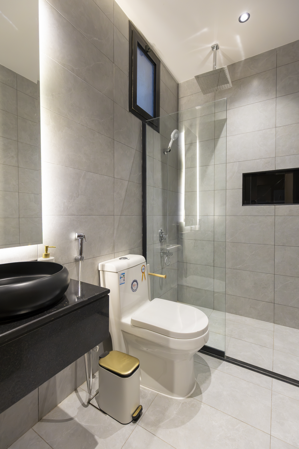 Atrah | Elegant 3BR Apartment with Maid's Room - صورة 12