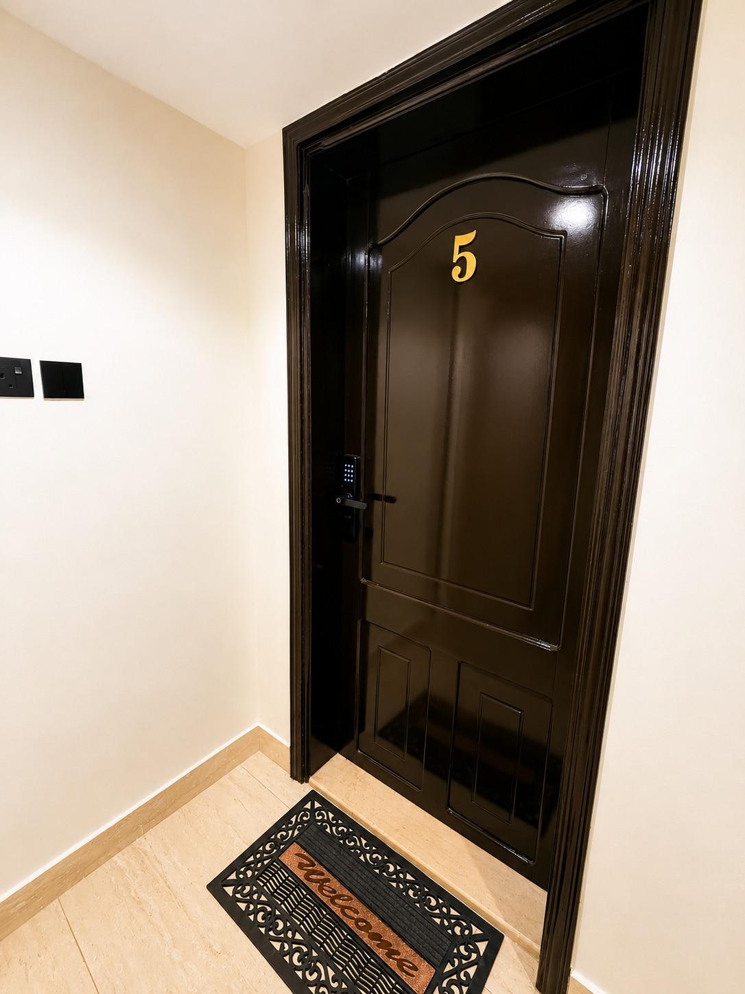 Luxury Modern Studio | Near Prophet’s Mosque - image 14