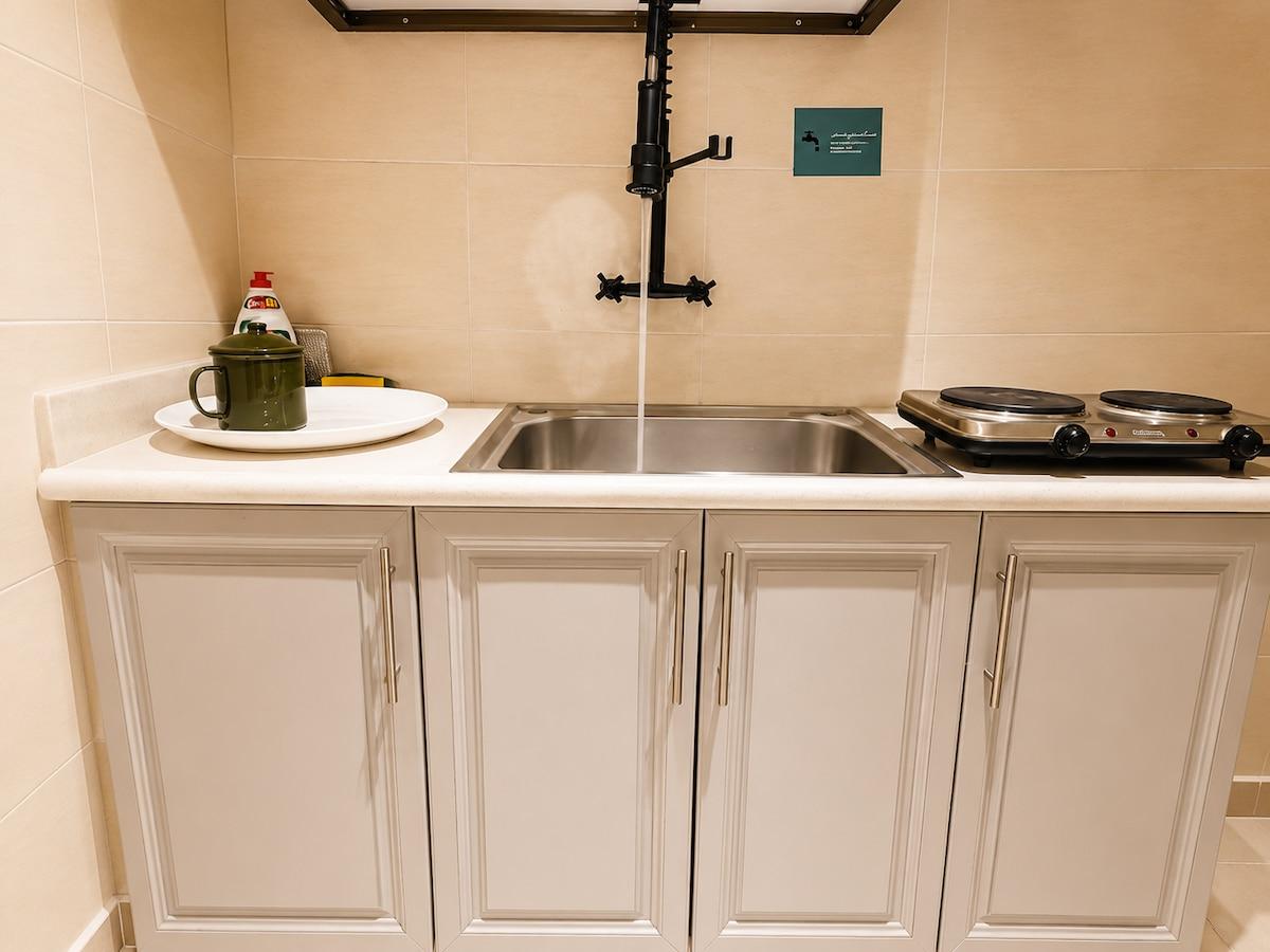 Luxury Modern Studio | Near Prophet’s Mosque - image 4
