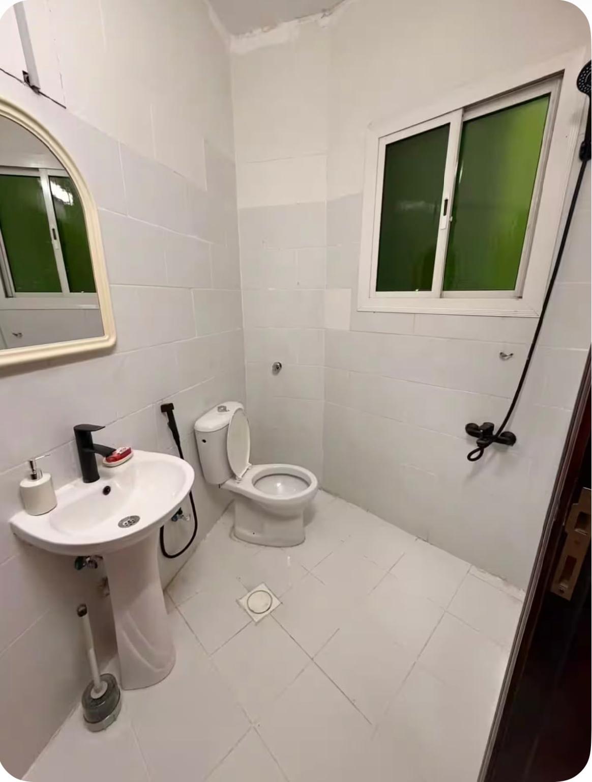 Two rooms and a living room very close to the Prophet's Mosque