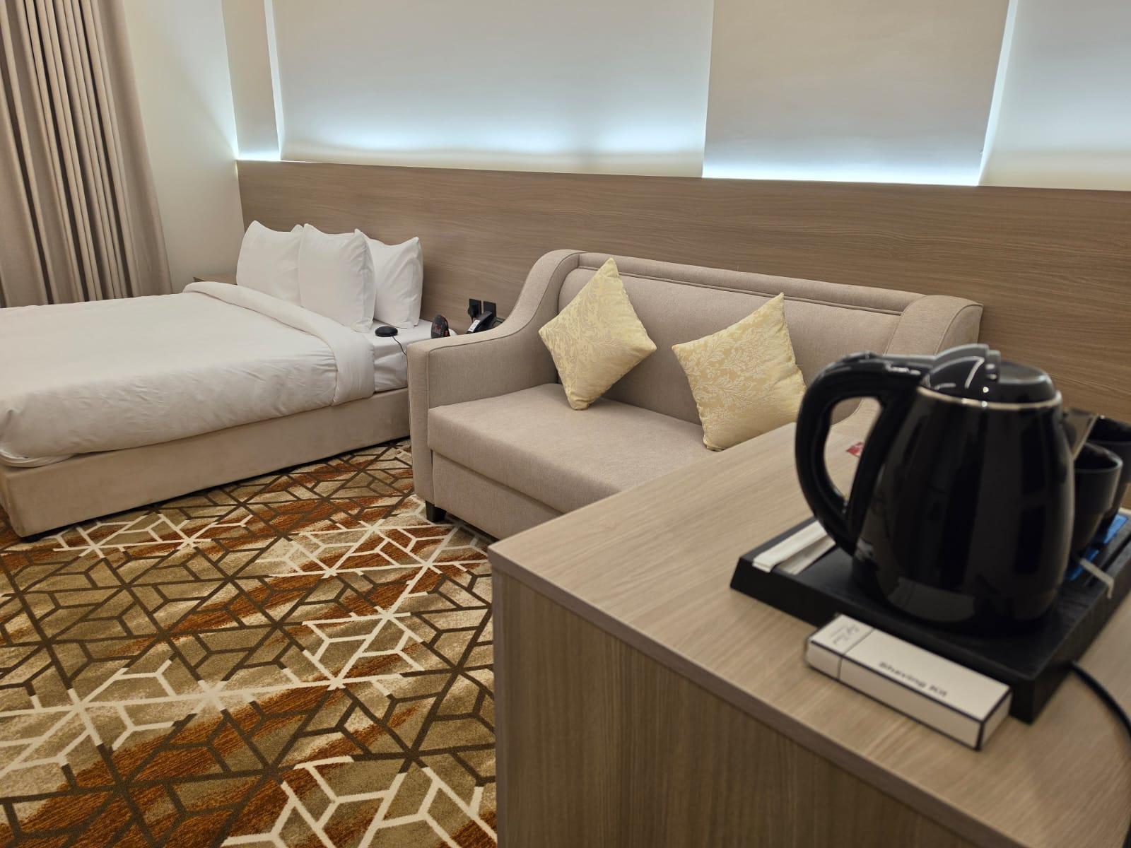 Double Room image 4