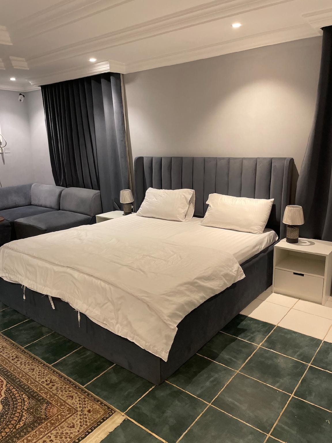 Comfortable and Quiet Studio