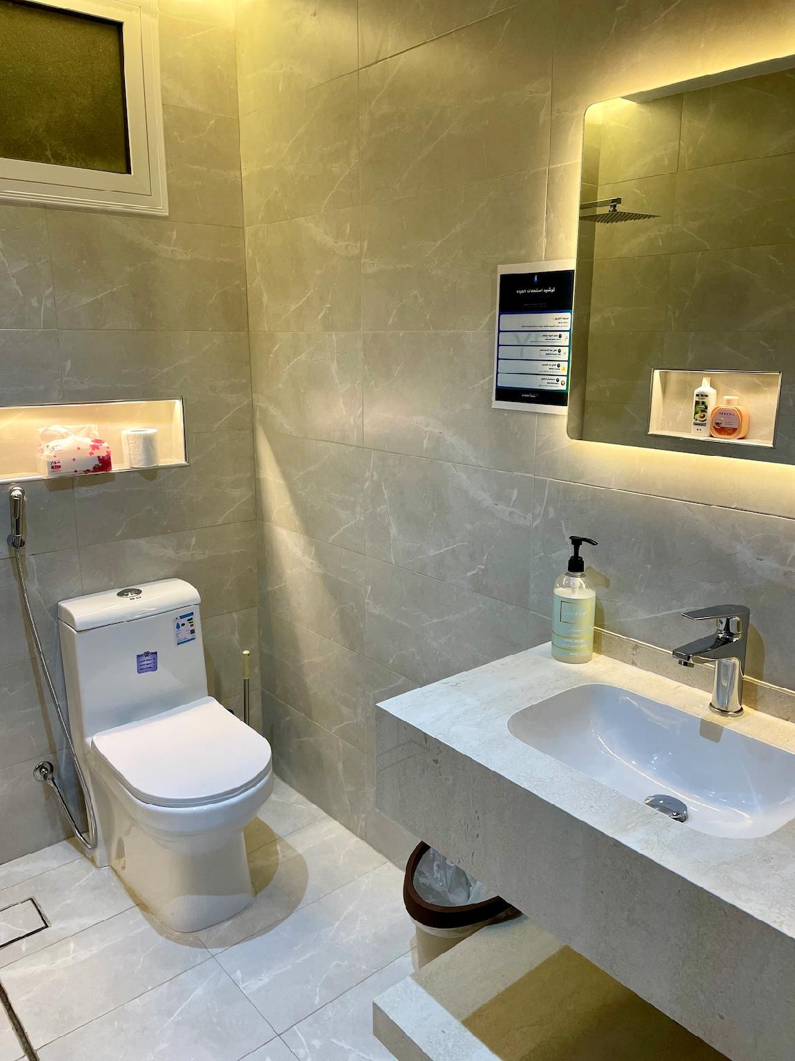 Spacious Studio 402 near the Prophet's Mosque - imej 6