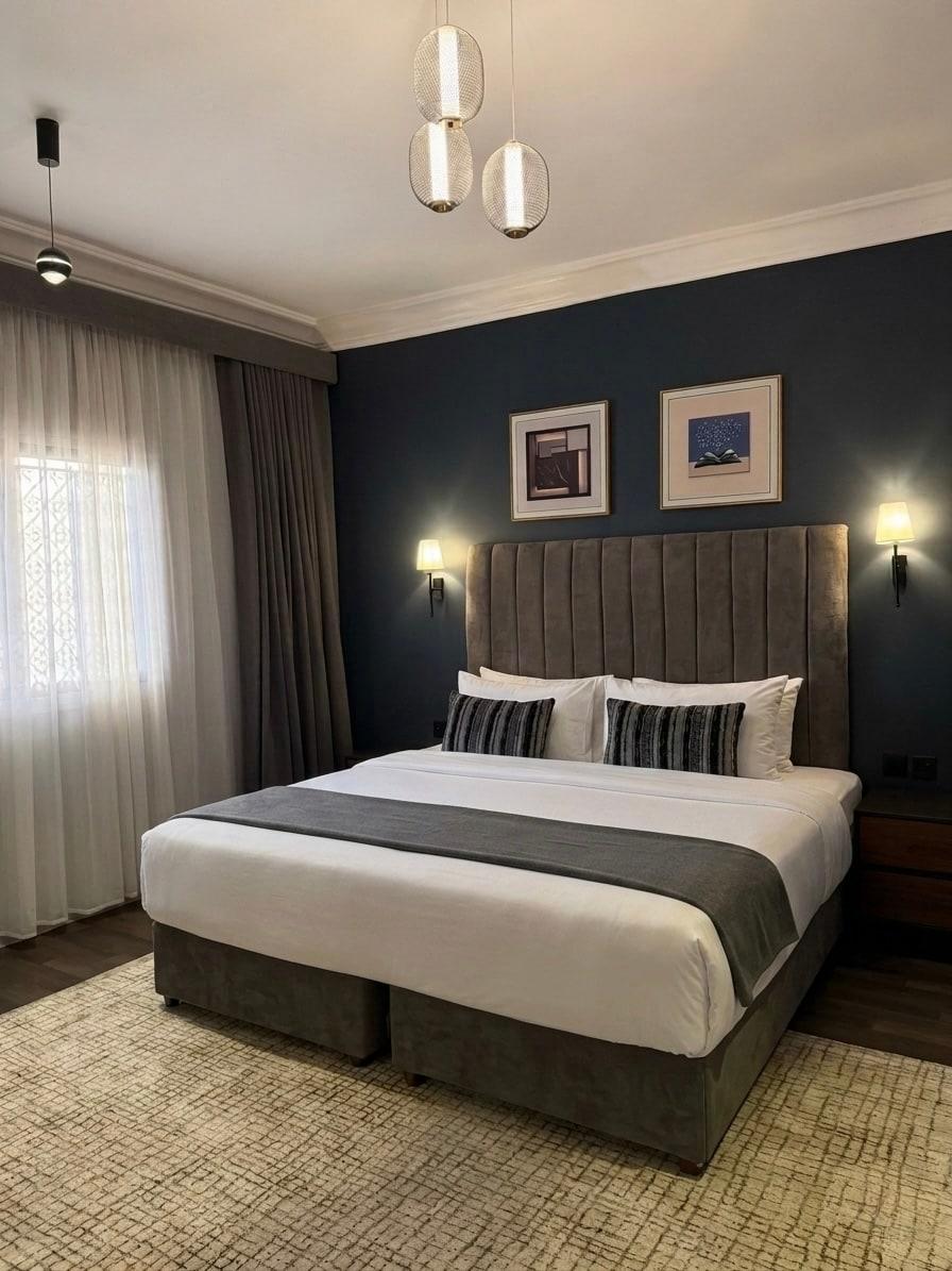 Suite with a calm and elegant design self check-in - gambar 15