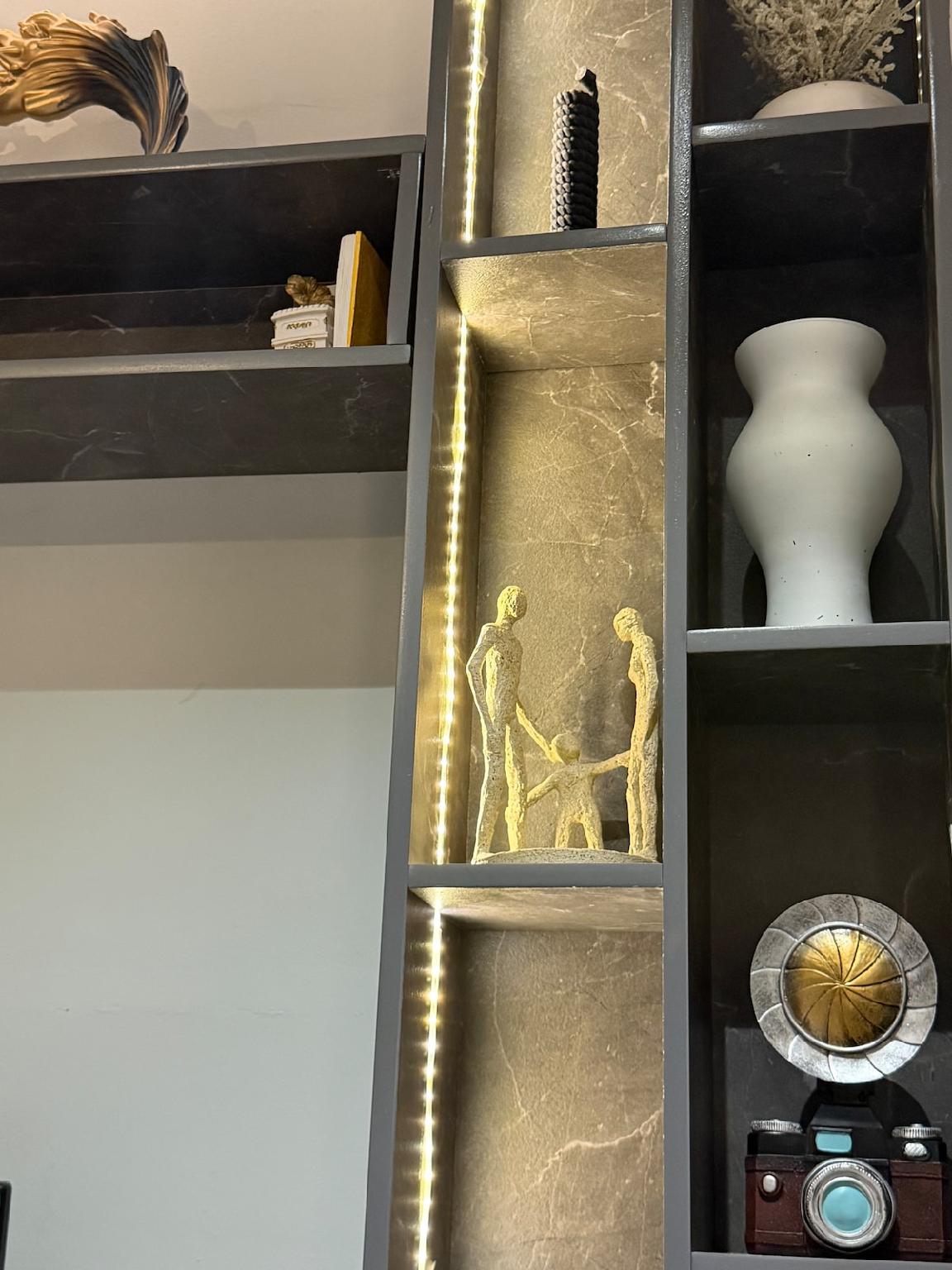 Suite with a calm and elegant design self check-in - gambar 11