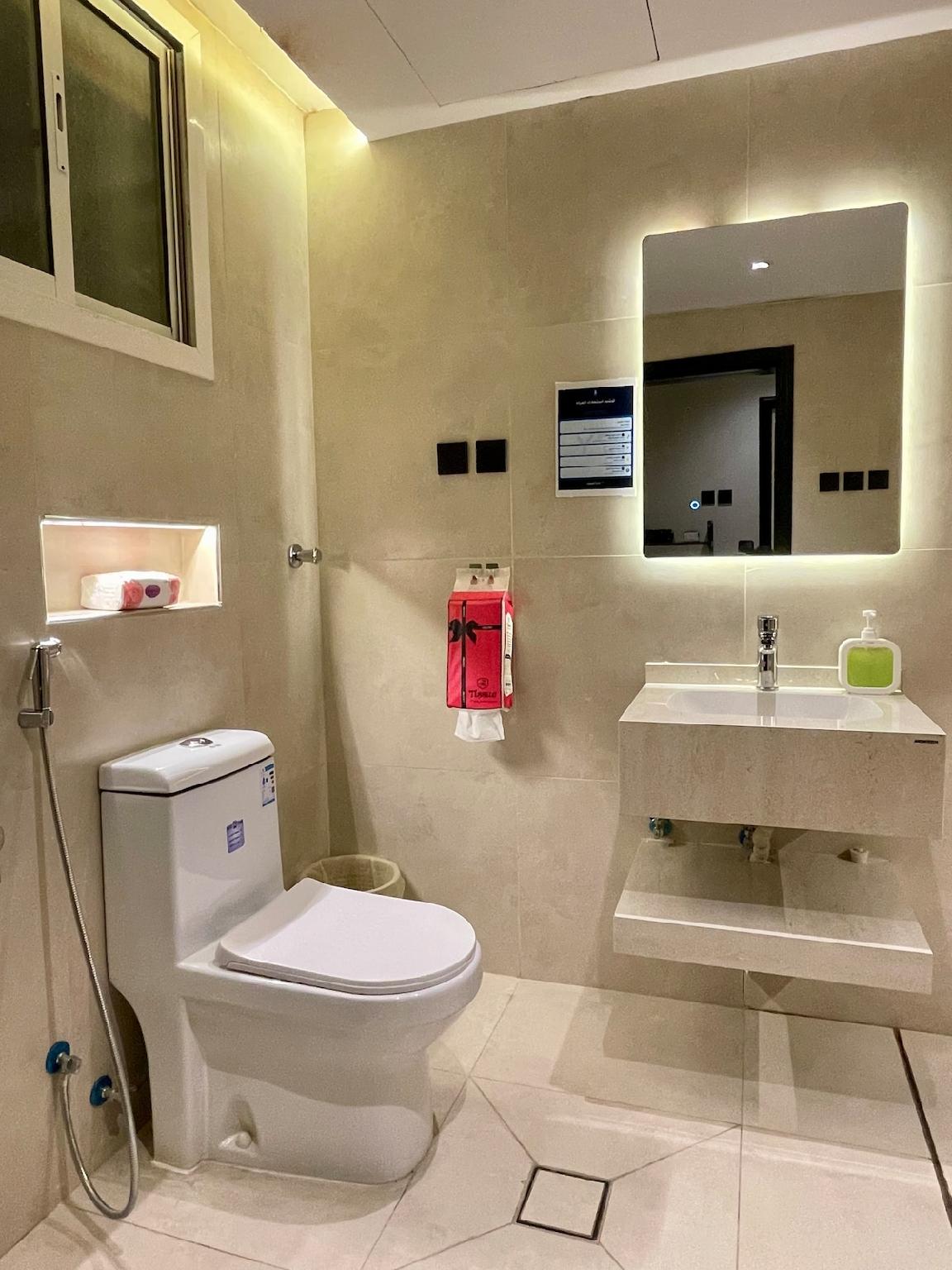 Private Studio 415 near the Prophet's Mosque - image 12