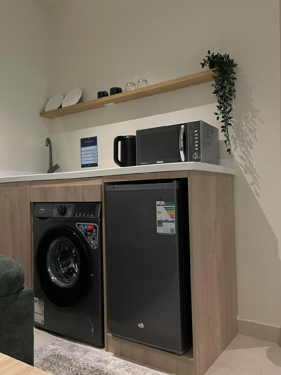 Unique Suite 408 with 2 Comfortable Beds - gambar 9