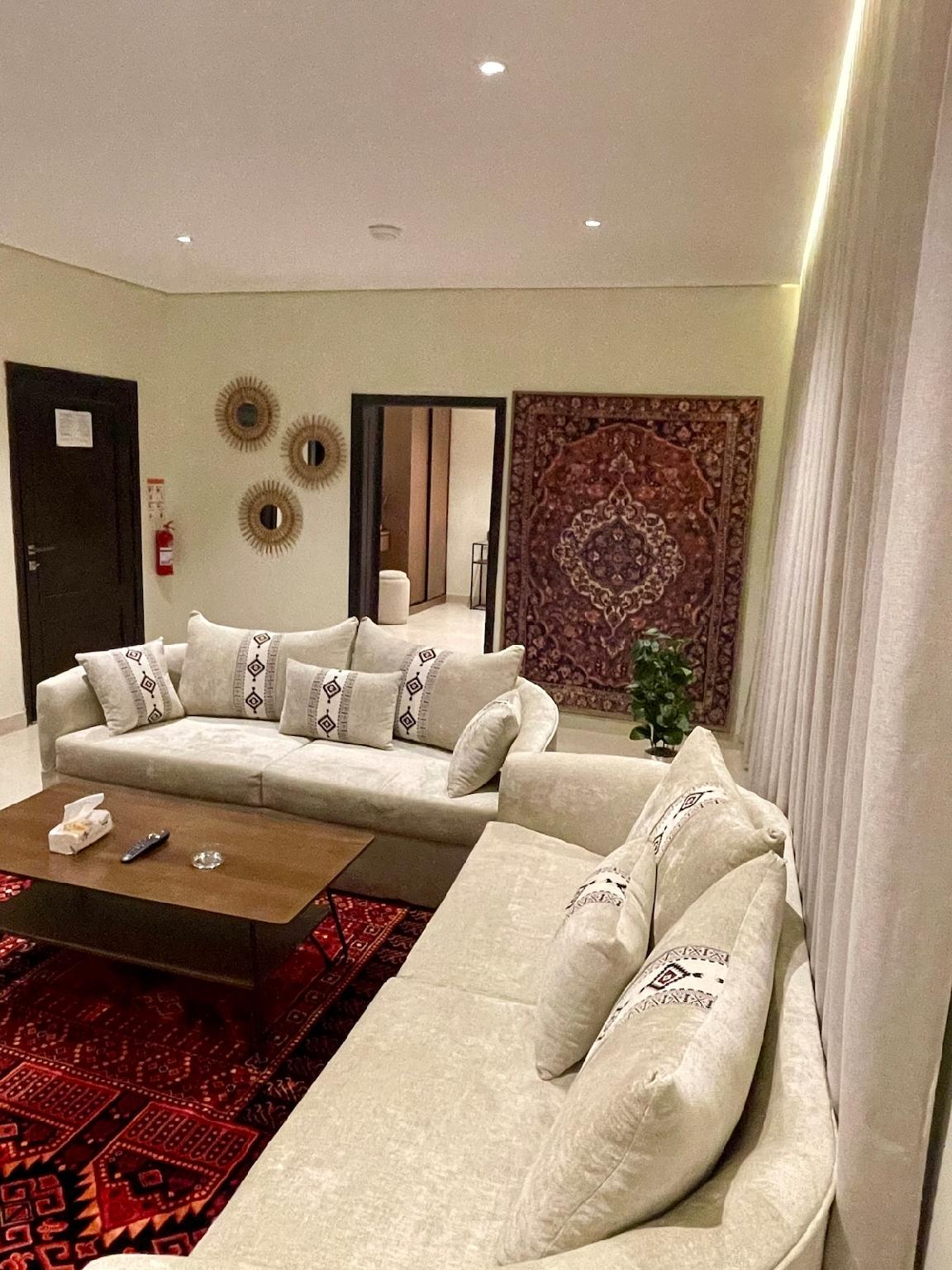Premium Suite 307 with a heritage character - imagen 7