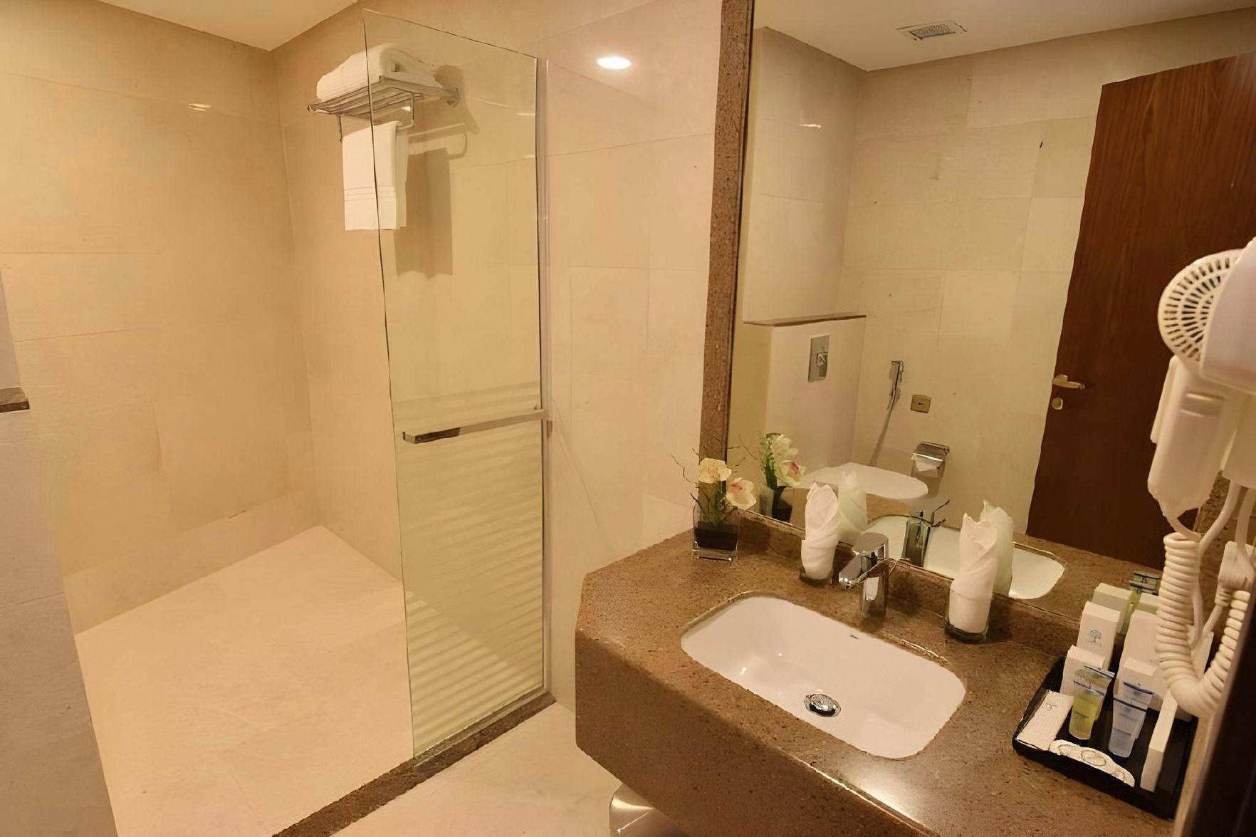 Zaha Al Munawara Hotel - imej 36