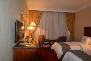 Hayah Grand Hotel - image 11