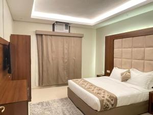 Rawaes Hotel - image 35