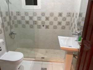 Apartment with 3 Bedrooms and a Living Room and Kitchen - Apartment 3 Bedroom - تصویر 19