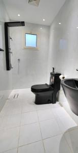 Laventon - image 8