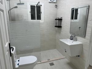 Apartment with 3 Bedrooms and a Living Room and Kitchen - Apartment 3 Bedroom - تصویر 23