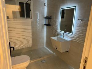 Apartment with 3 Bedrooms and a Living Room and Kitchen - Apartment 3 Bedroom - تصویر 47