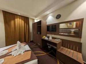 Qasr Al Ansar Golden Tulip Hotel - gambar 11