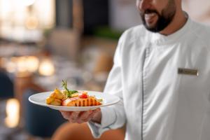 Al Manakha Rotana Madinah - görsel 26