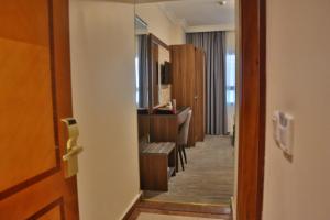 Diwan Al Hijrah Hotel - image 12