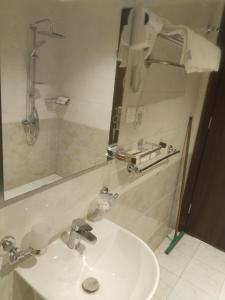 Luxury Apartment with Two Bedrooms, Two Bathrooms, Living Room and Dining Room - görsel 19