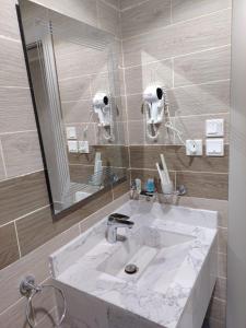 Hayat Rose Serviced Apartments - image 40