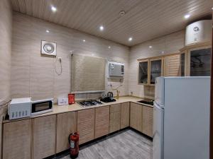 AZHAAR Suites - gambar 5