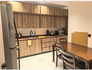 Modern 4 bedroom apartment 8 persons - görsel 2