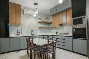 Family Apartment - gambar 22
