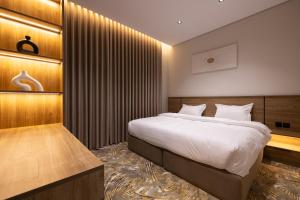 Riwaq Hotel Suites - image 14