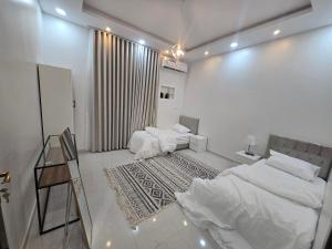 Distinctive Apartment for Rent - image 2