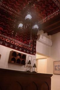 Heritage Stay in Al-Mughaislah Cozy First-Floor Room - image 9