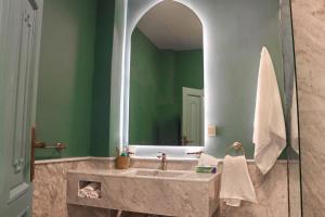 Athar Lodge Cozy Room in Central Madinah - image 12