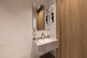 Riwaq Hotel Suites - image 29