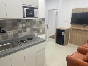 麦地那旅馆弗尼什德公寓式酒店 - 图片 2