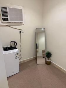 Bedroom and Living Room - imagen 4