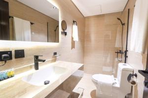 SUITESLiNEHOTEL Hotel - imej 8