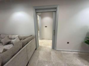 Aurion Executive Apartment - Next to Rashid Mall - Self Check-in - image 17