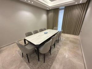 Aurion Executive Apartment - Next to Rashid Mall - Self Check-in - image 12