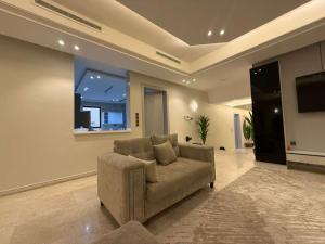 Aurion Executive Apartment - Next to Rashid Mall - Self Check-in - image 20