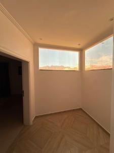 Aurion Grand Villa - 12BR Estate with Rooftop - Uhud Views & Private Elevator - image 2