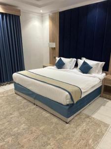 Al Madinah Furnished Suites Apartments - image 1