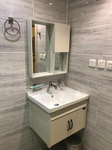 Azar Serviced Apartments - gambar 43