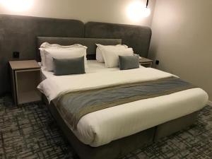 Azar Serviced Apartments - gambar 31